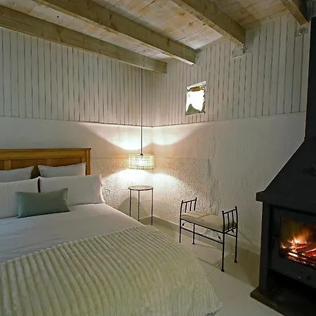 Con Chimenea A 10 Minutos De Girona بيت للعطل
